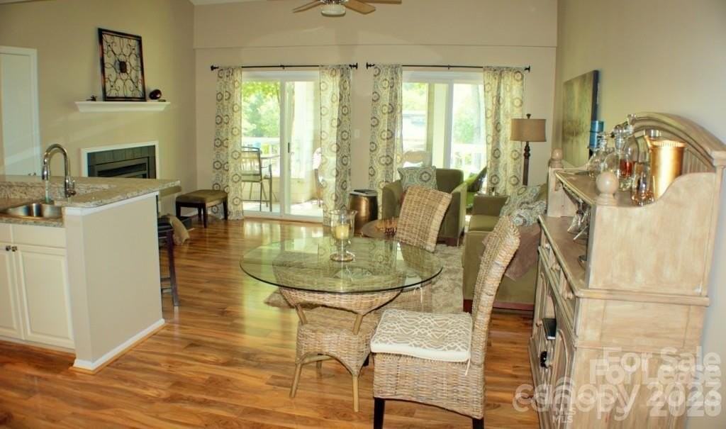 218 Northwest Dr - Photo 3 of 16