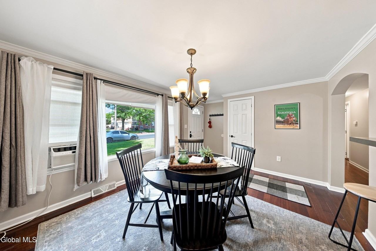 86 Jefferson St - Photo 5 of 32