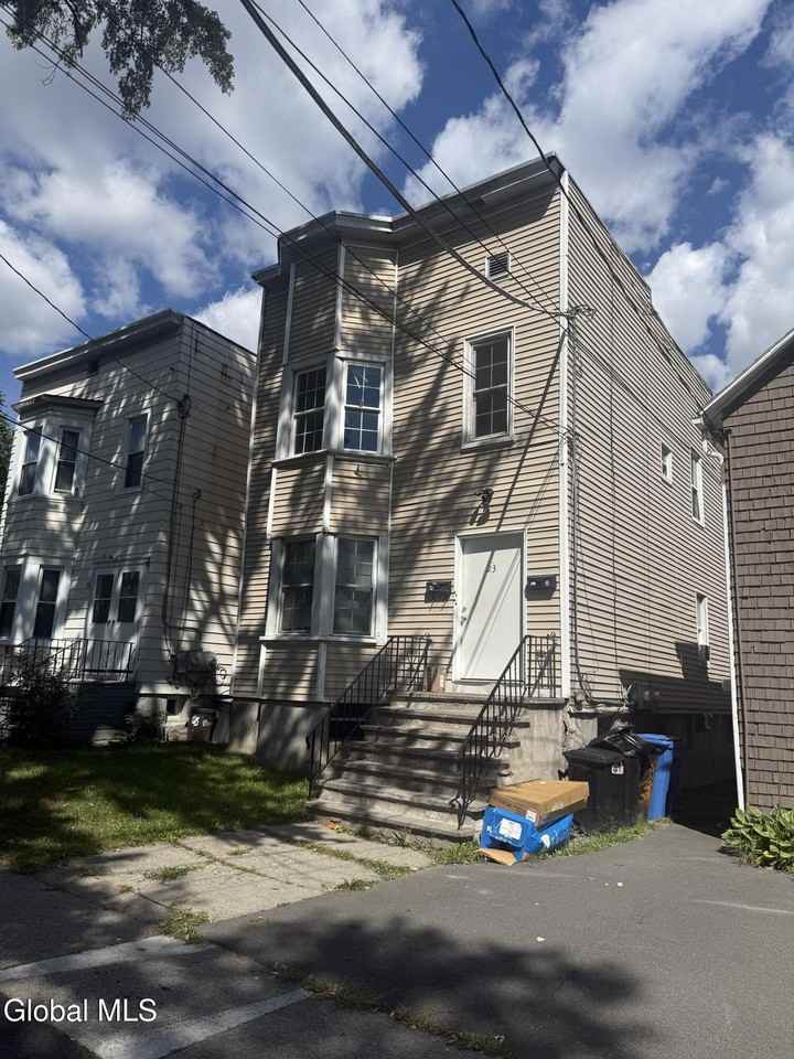 23 Bonheim St #2 - Photo 2 of 13