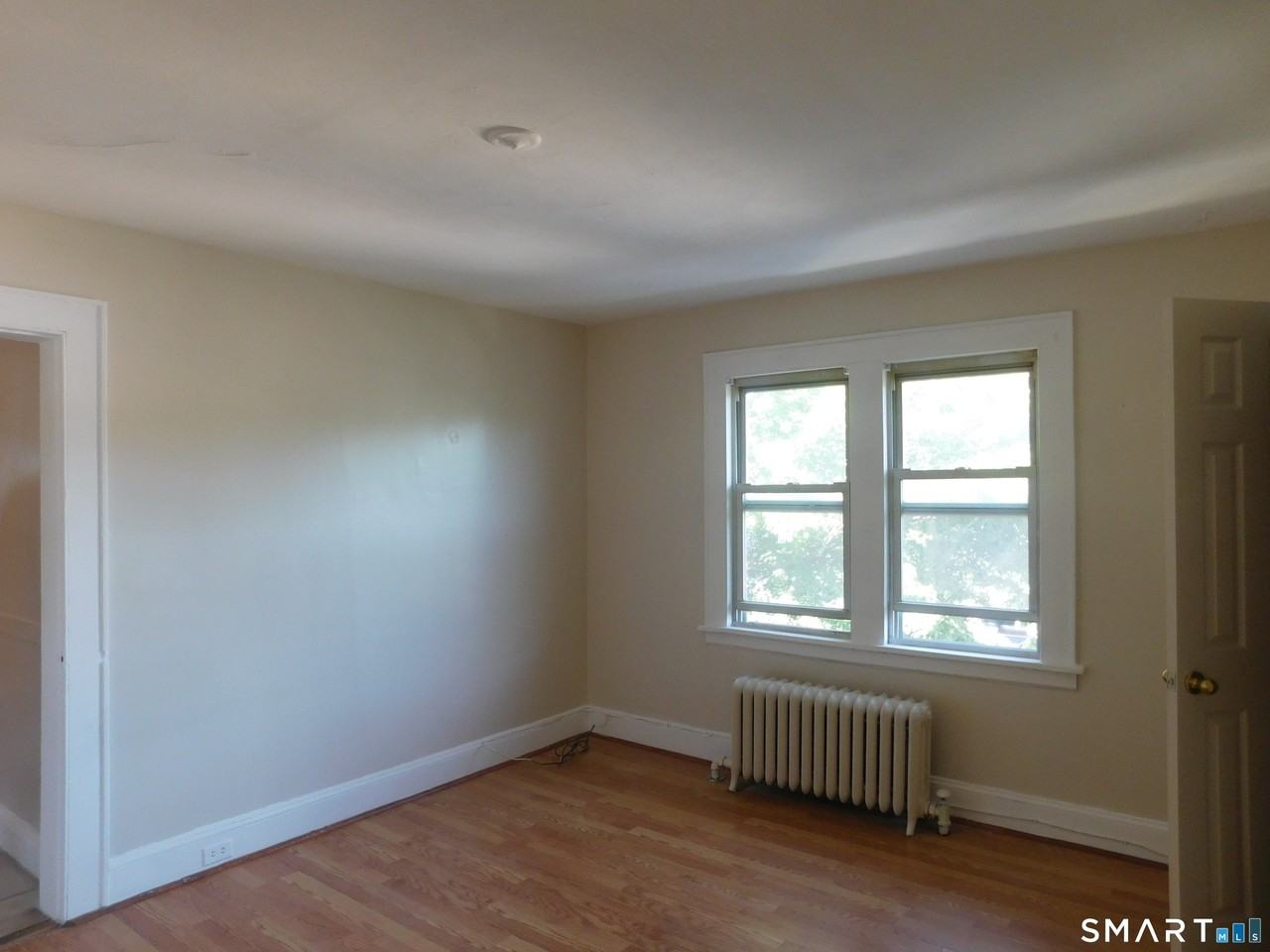 227231 Edna Ave #3 - Photo 3 of 6