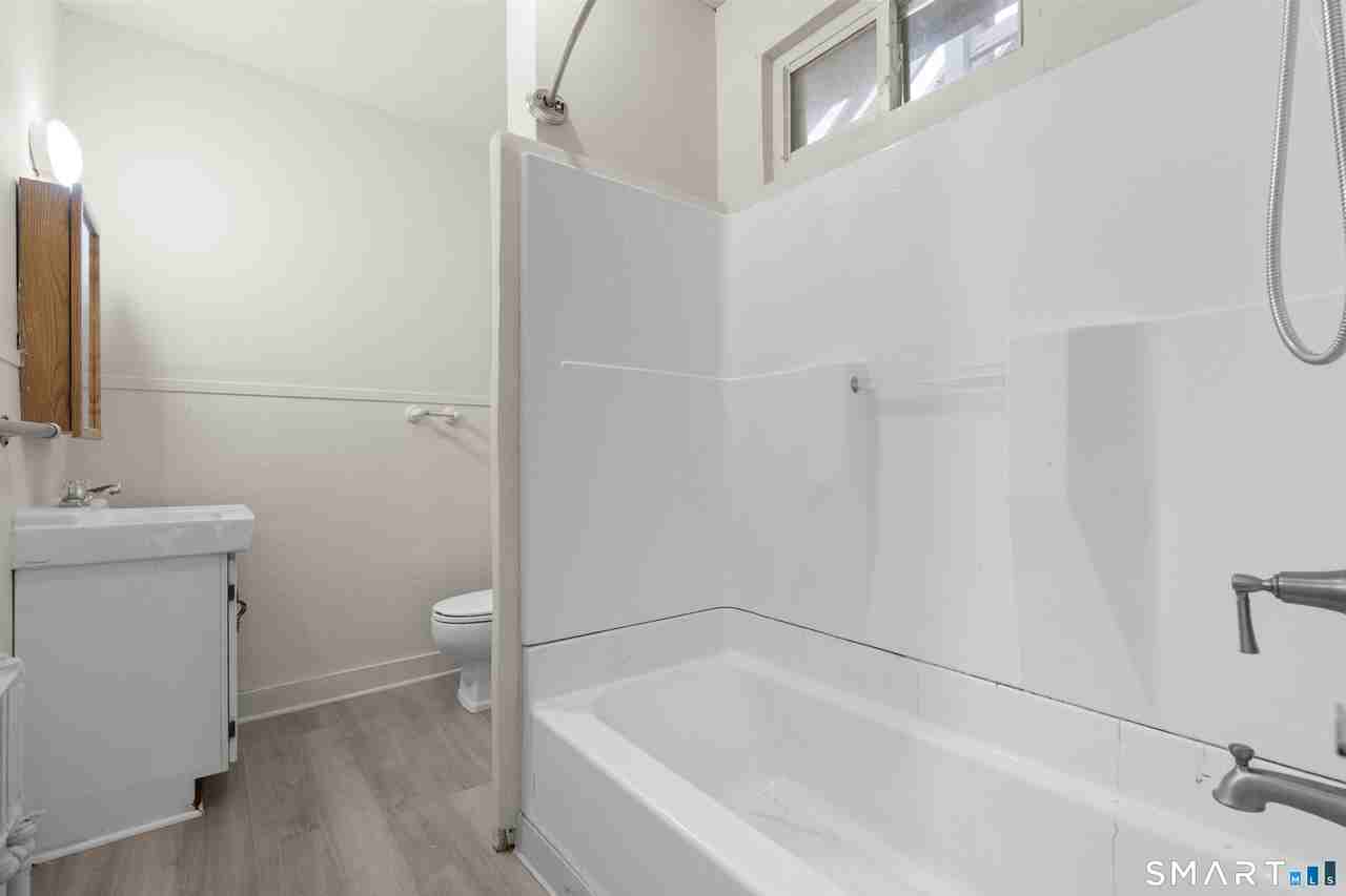 908 Main St #2 - Photo 7 of 18
