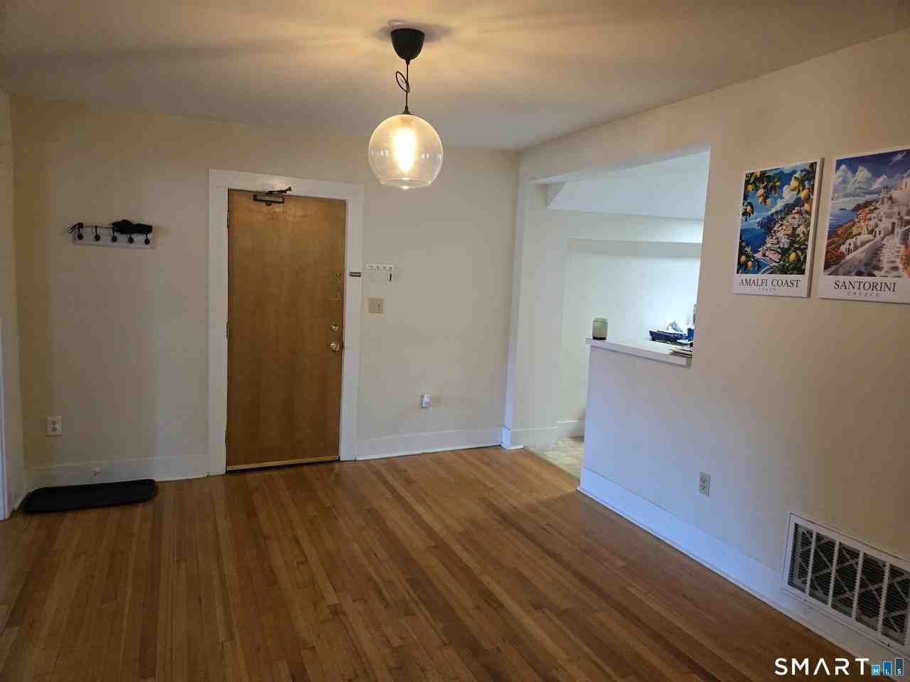 1118 Main St #1 - Photo 6 of 15