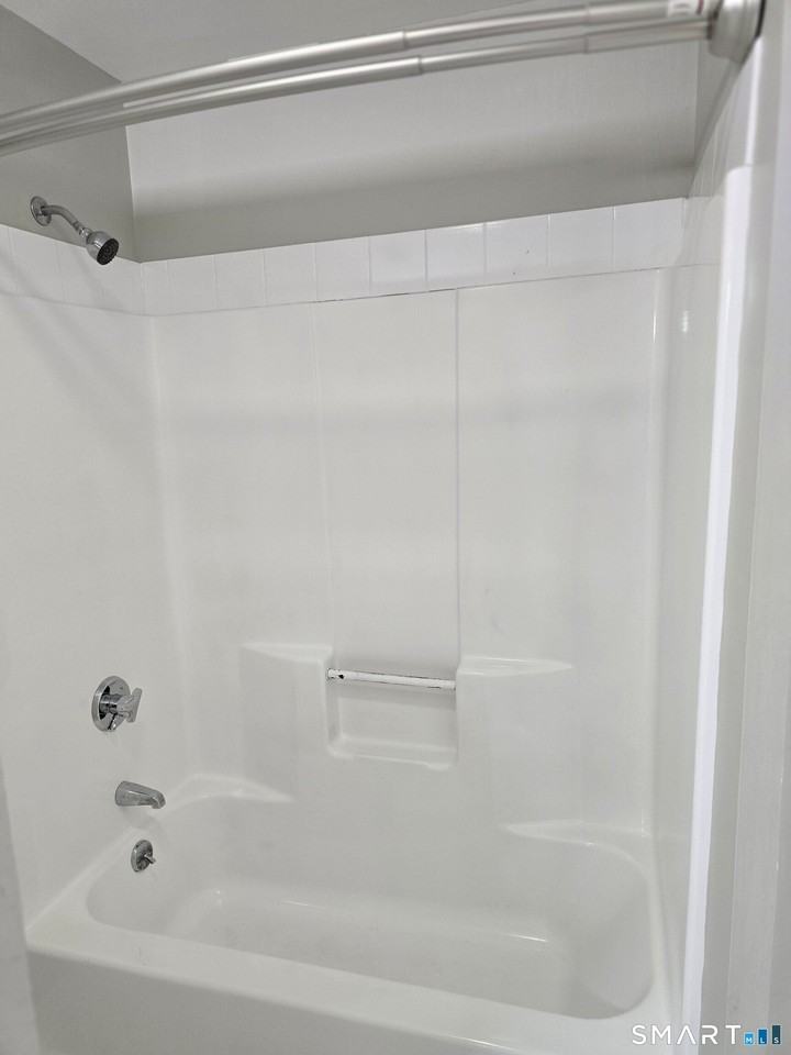 680 Boston Post Rd #31 - Photo 4 of 14