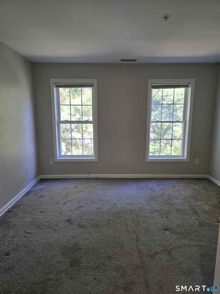 680 Boston Post Rd #31 - Photo 7 of 14