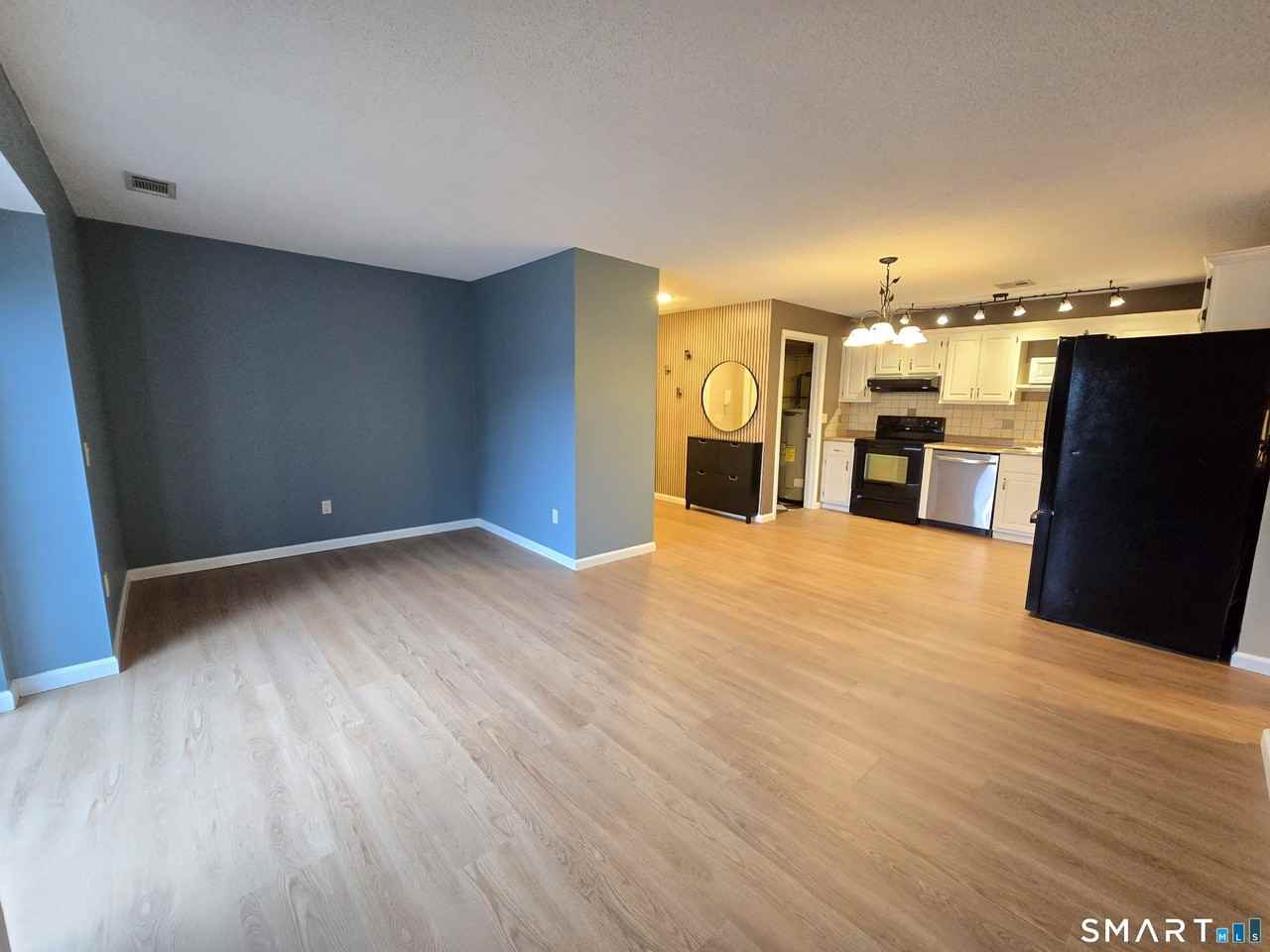 54 N Mountain Rd #302