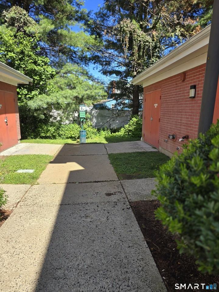 680 Boston Post Rd #32 - Photo 3 of 19