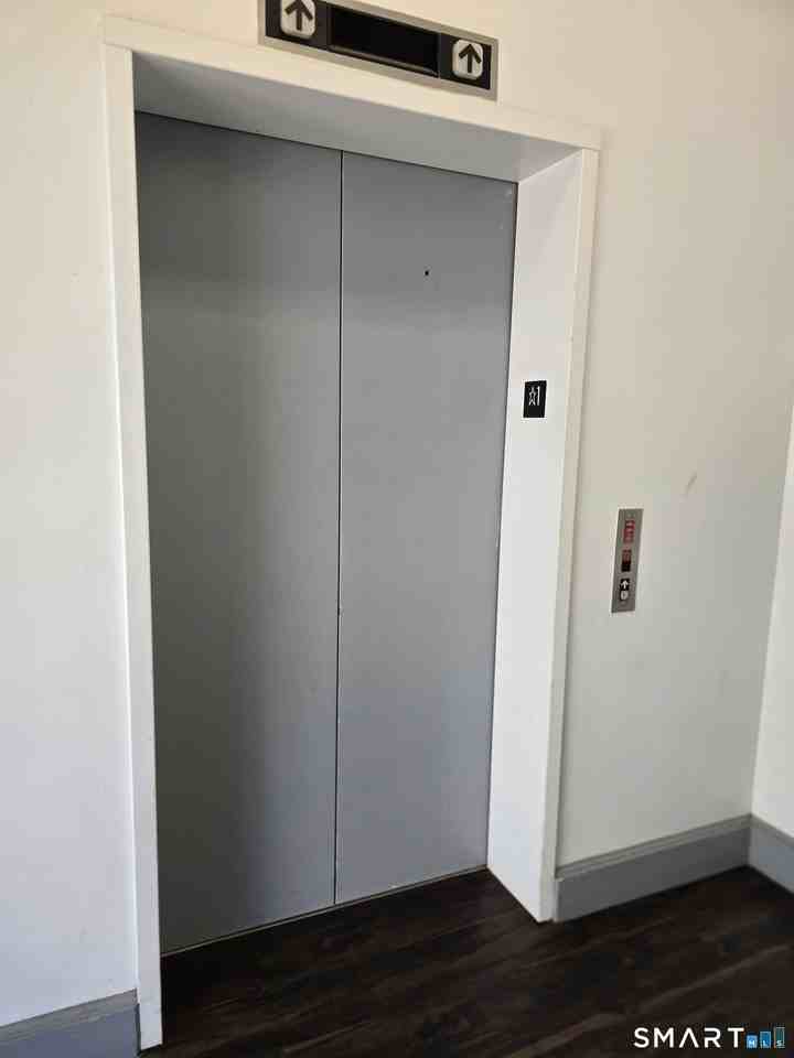 680 Boston Post Rd #32 - Photo 5 of 19