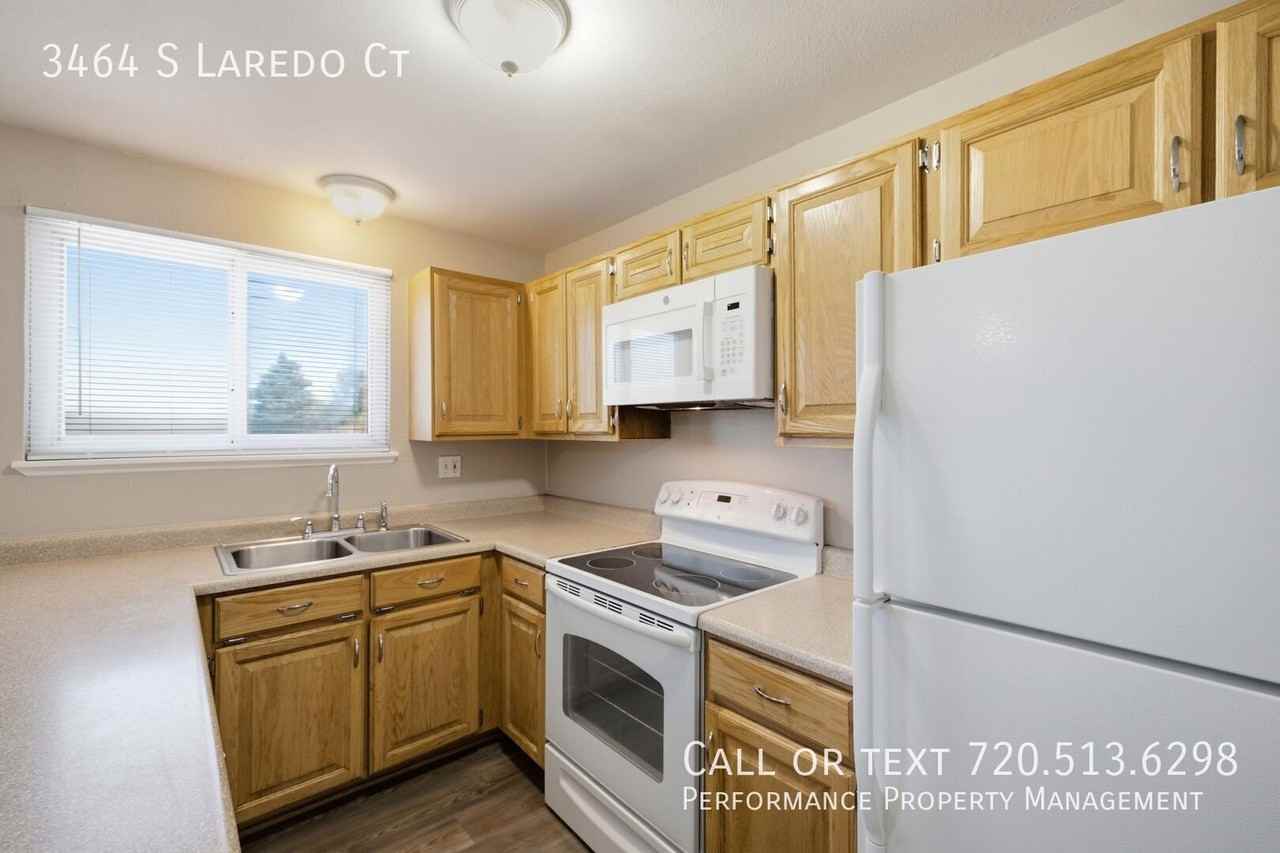 3464 S Laredo Ct - Photo 5 of 25
