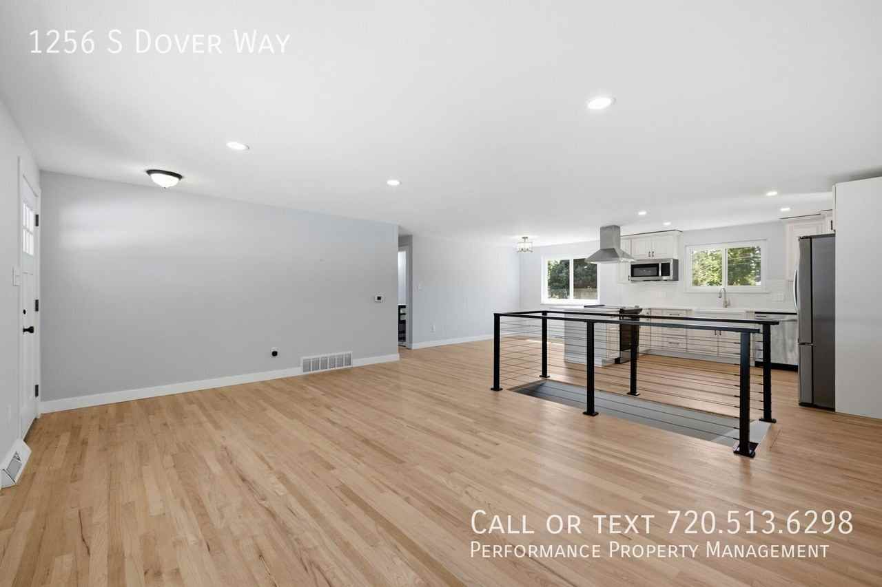 1256 S Dover Way - Photo 5 of 34