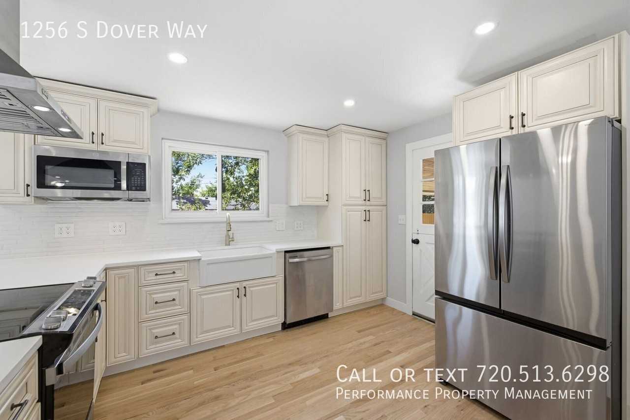 1256 S Dover Way - Photo 7 of 34