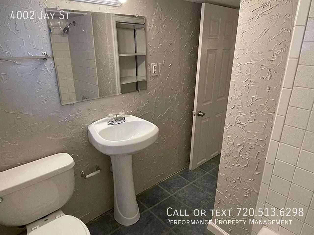 4002 Jay St - Photo 5 of 10