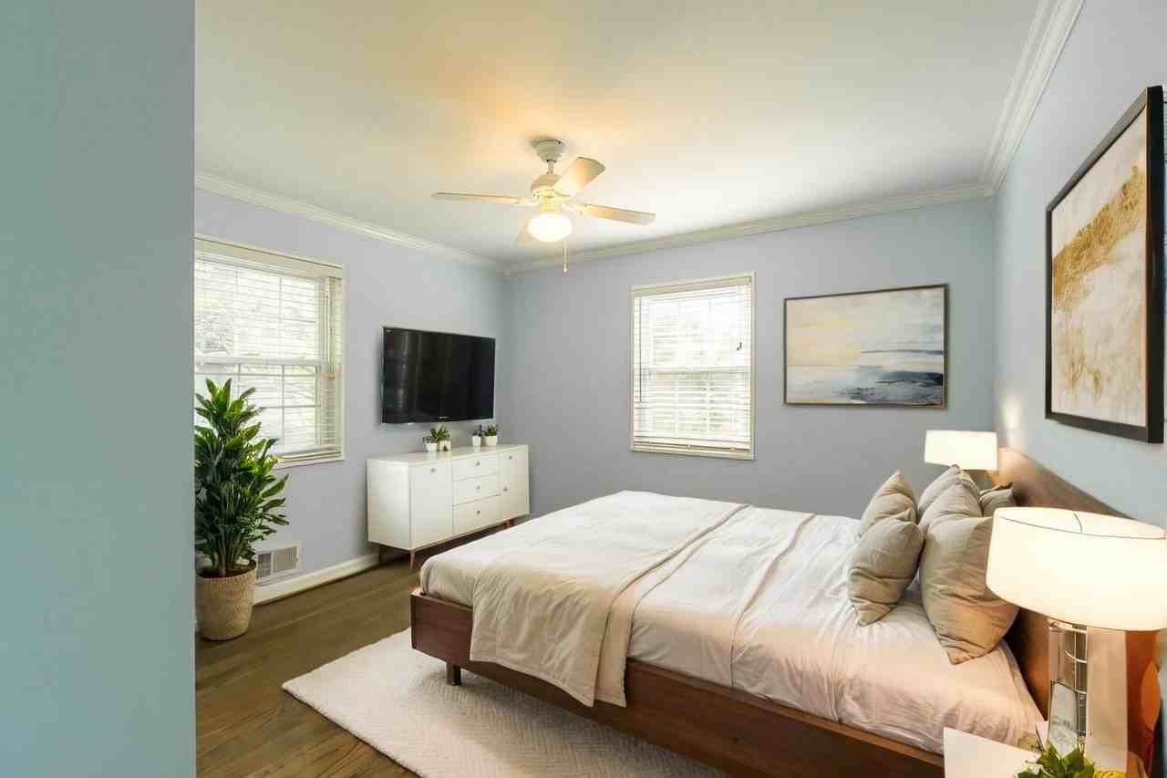 5709 Newton St - Photo 3 of 28