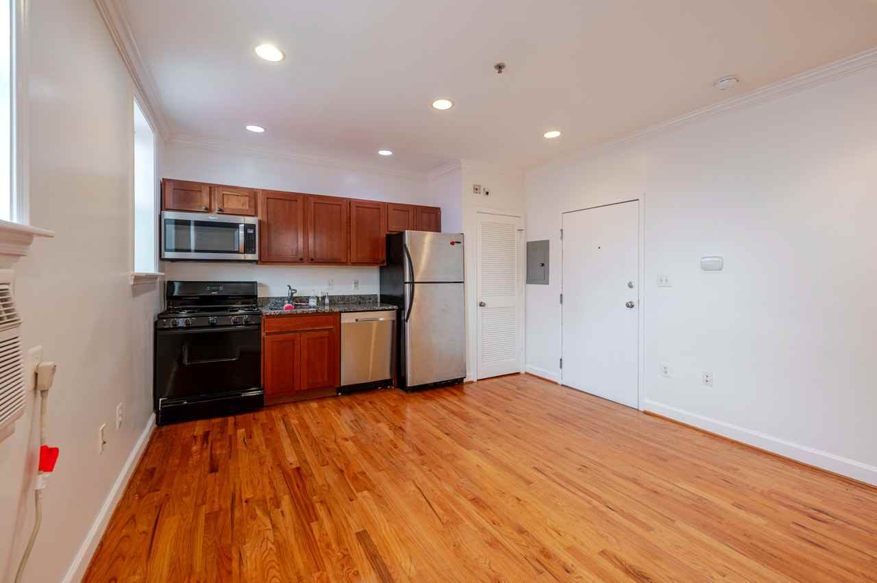 430 Irving St Nw #204 - Photo 7 of 16