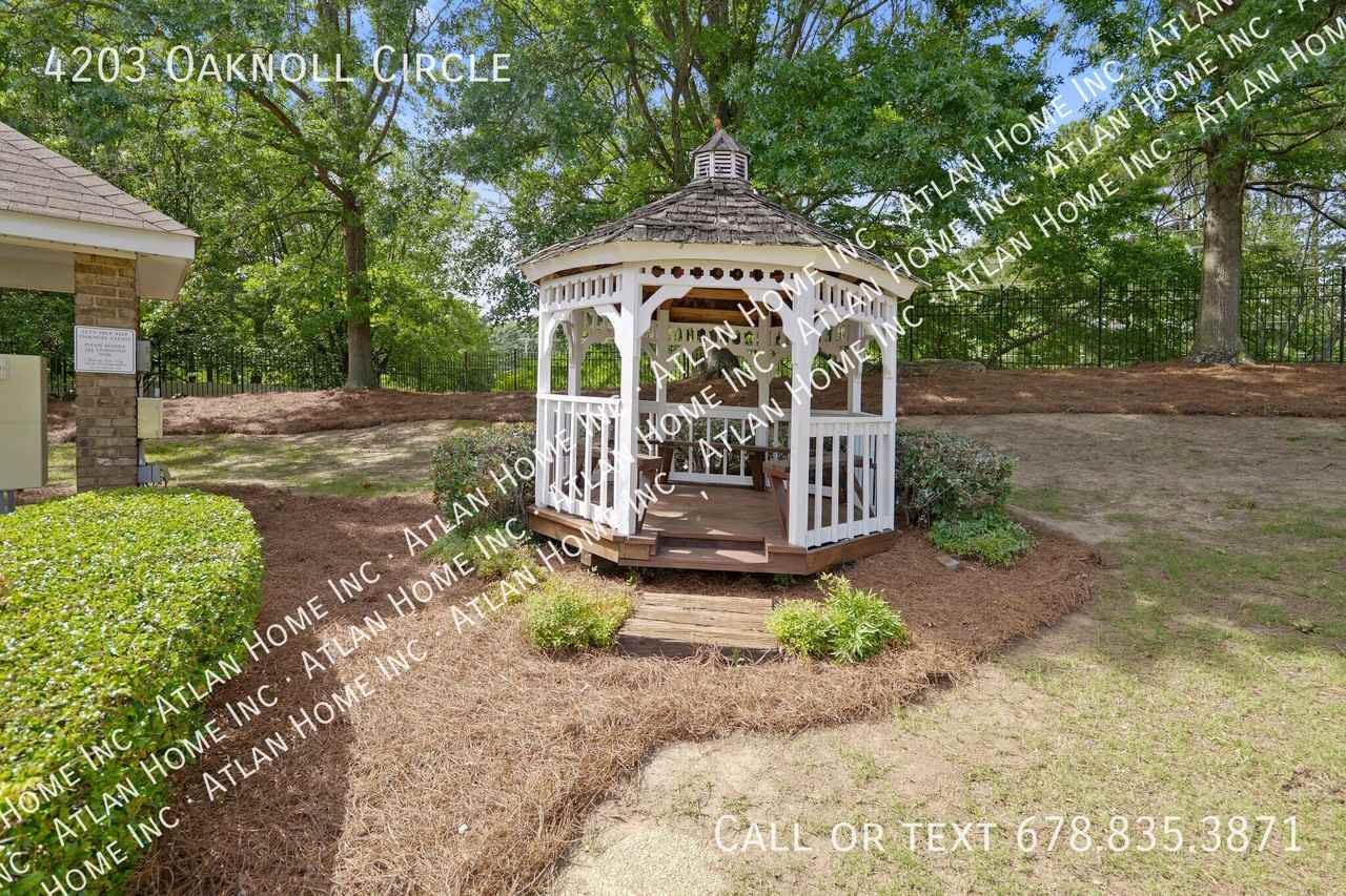 4203 Oaknoll Cir - Photo 2 of 30