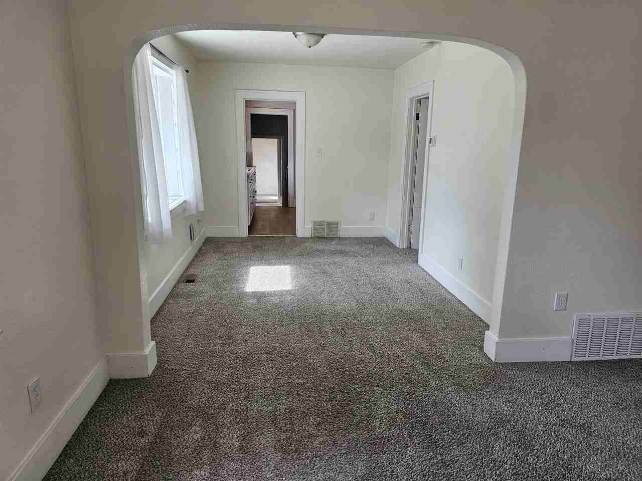 626 Prospect Lake Dr - Photo 2 of 20