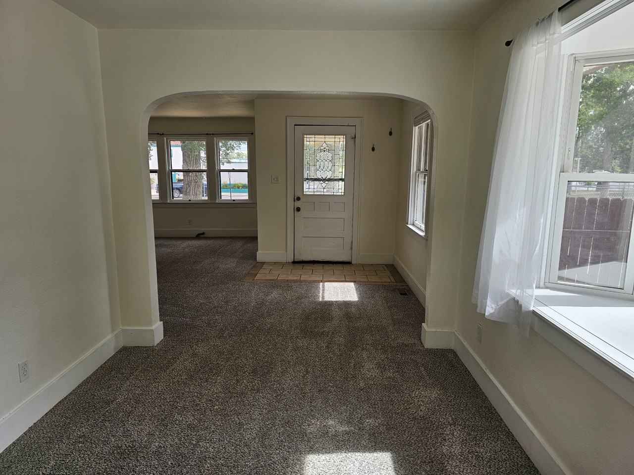 626 Prospect Lake Dr - Photo 5 of 20