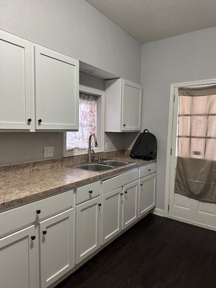 412 Muench St - Photo 7 of 22