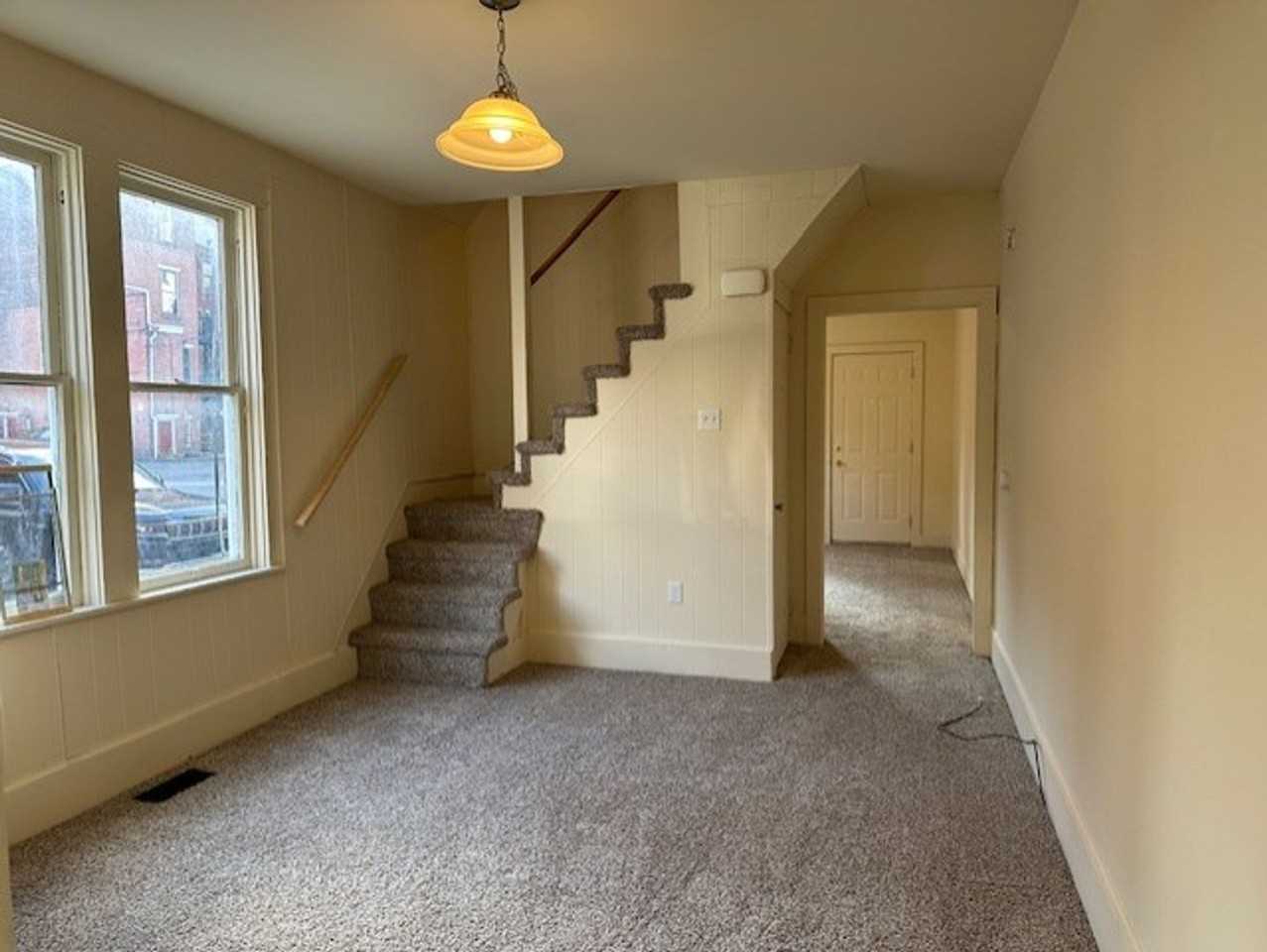 252 Liberty St - Photo 7 of 17