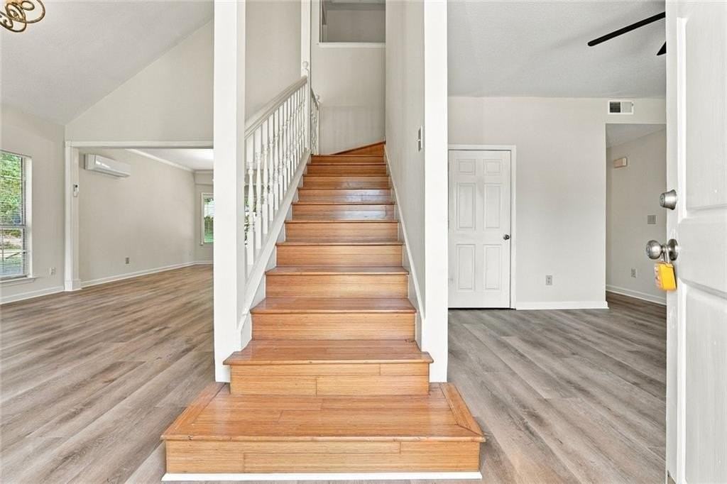 10870 Willow Meadow Cir - Photo 2 of 25