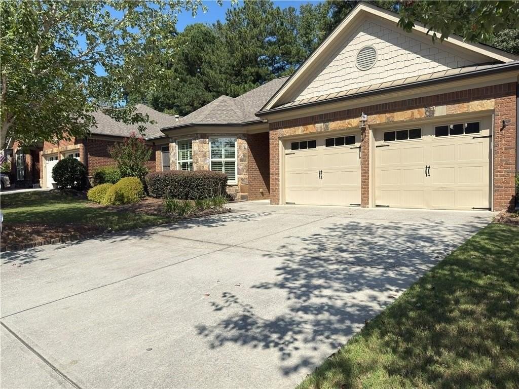 3951 Sovereign Dr - Photo 3 of 32