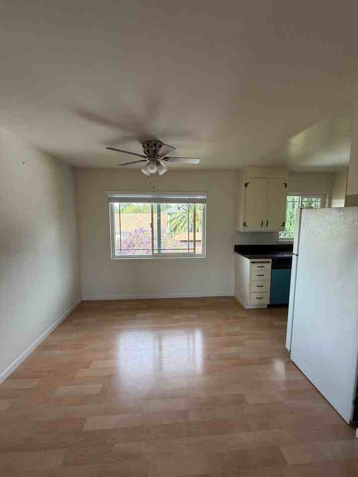 720 Madison Ave #17 - Photo 4 of 15