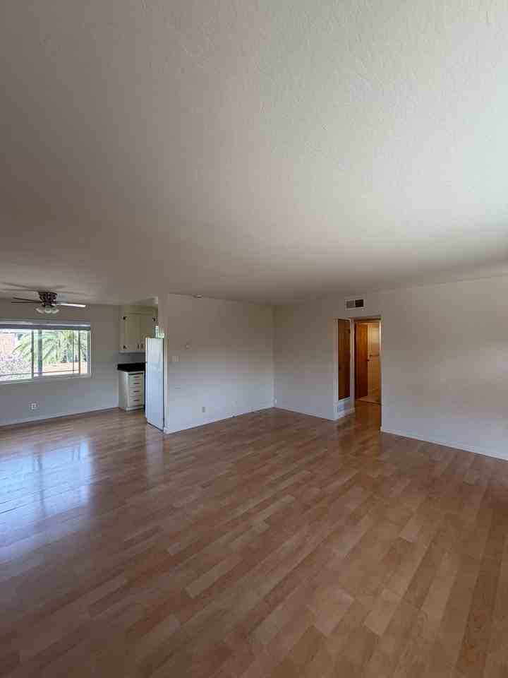 720 Madison Ave #17 - Photo 5 of 15