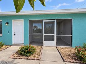3032 Se Santa Barbara Pl #3 - Photo 1 of 1