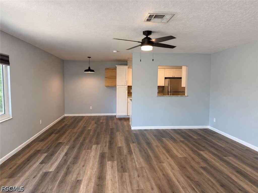 3032 Se Santa Barbara Pl #3 - Photo 3 of 14