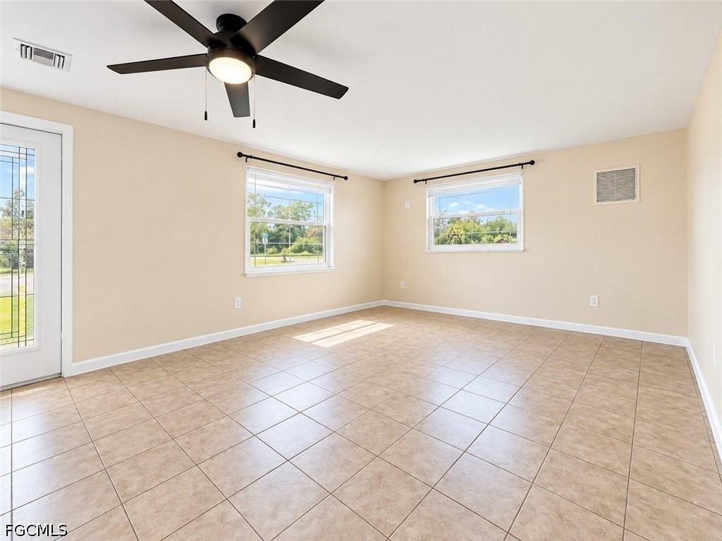 26428 Angelica Rd - Photo 7 of 22