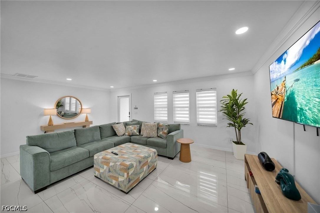 1147 Sw 39th St - Photo 7 of 33