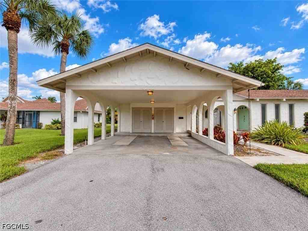 4272 Island Cir #B - Photo 2 of 36