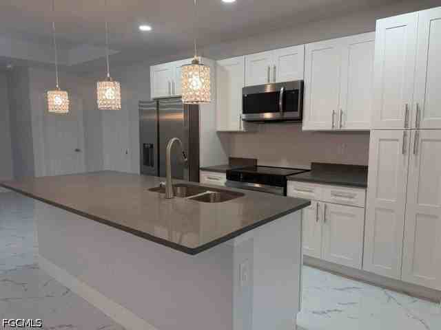 746 Eisenhower Blvd - Photo 2 of 22