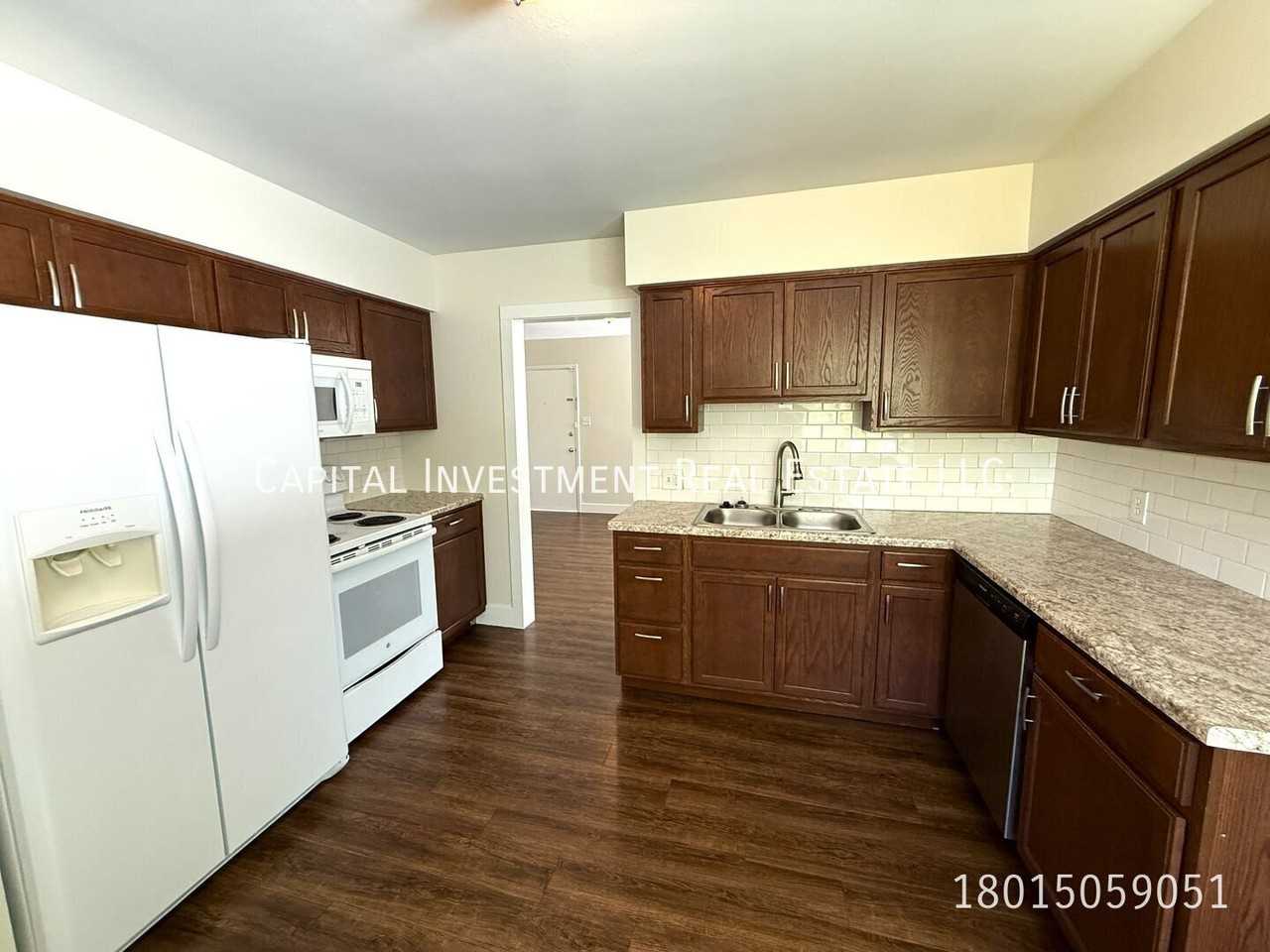 561 E Wilson Ave - Photo 6 of 13