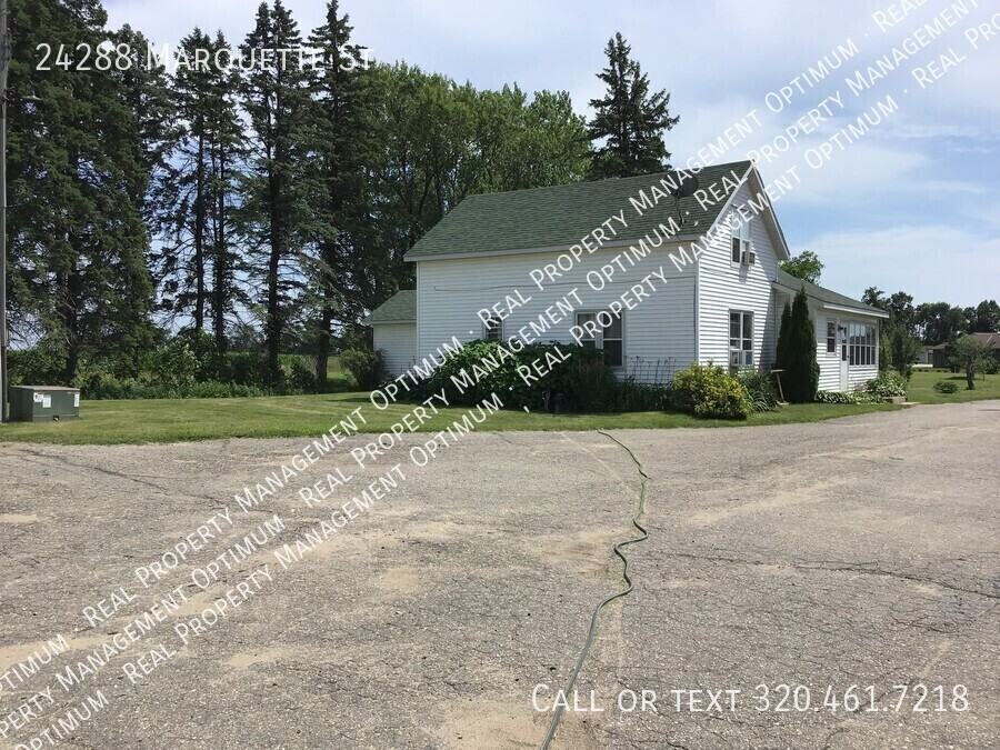 24288 Marquette St - Photo 4 of 15
