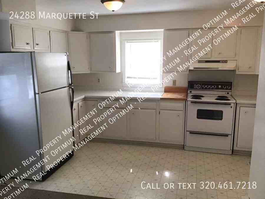 24288 Marquette St - Photo 5 of 15