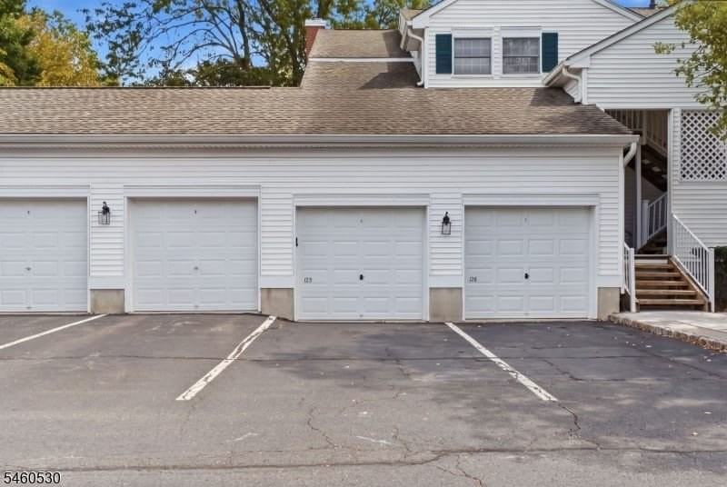 125 Smithfield Ct - Photo 2 of 24