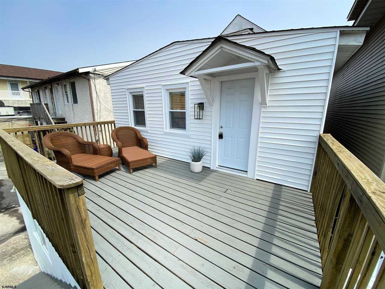 9313 Ventnor Ave - Photo 3 of 16