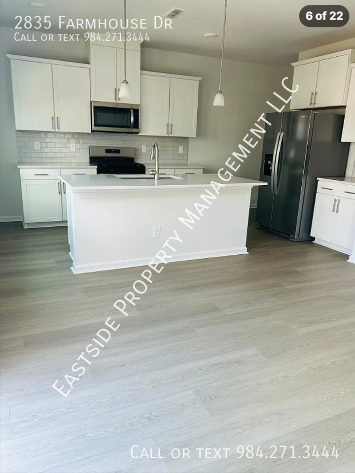 2835 Farmhouse Dr - Photo 3 of 19