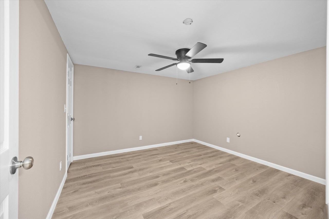 19 Manor Dr #1 - Photo 7 of 8