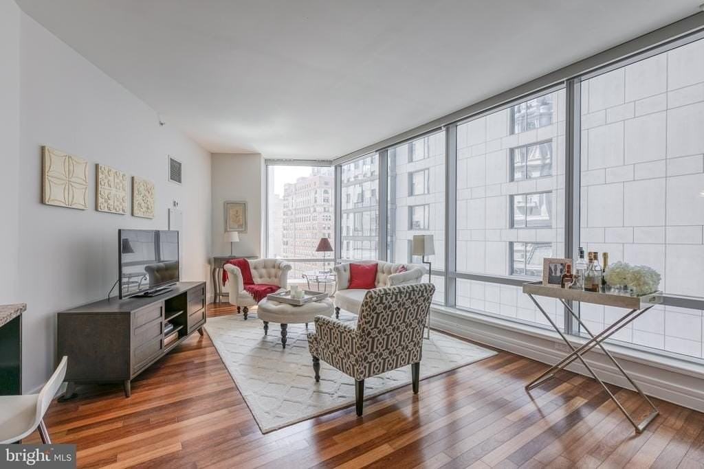 1414 S Penn Sq - Photo 3 of 34