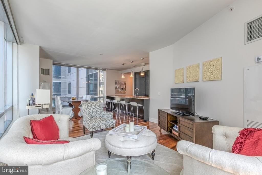 1414 S Penn Sq - Photo 5 of 34