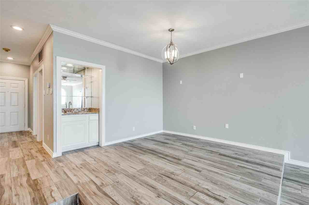 458 Yacht Club Dr #C - Photo 3 of 10