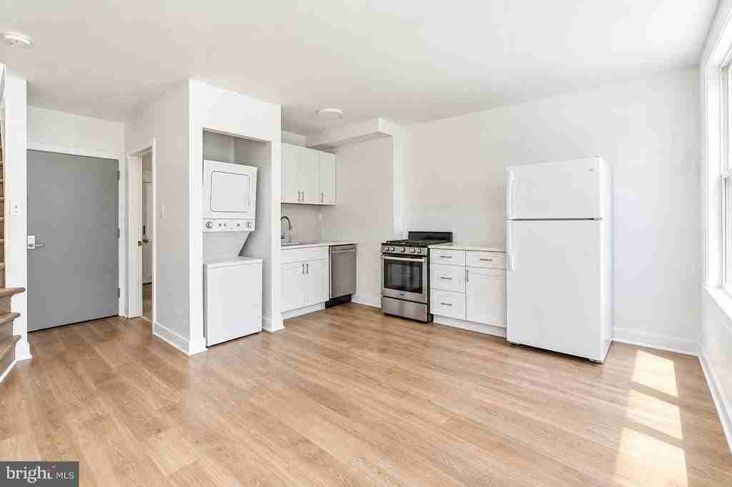 4035 Green St - Photo 2 of 11