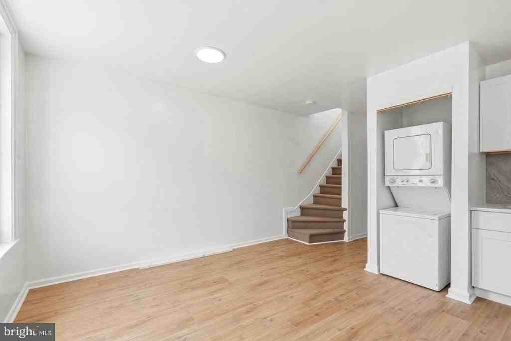 4035 Green St - Photo 3 of 11