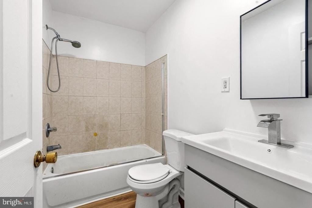 4035 Green St - Photo 6 of 11