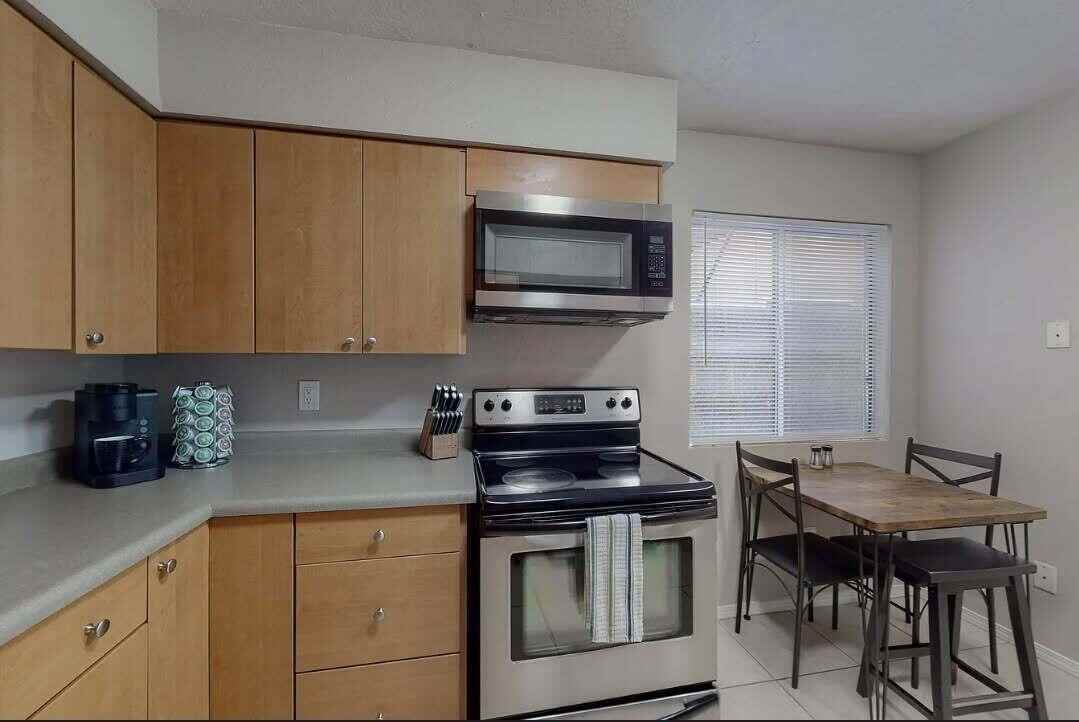1406 Pennsylvania St Ne #4 - Photo 5 of 16