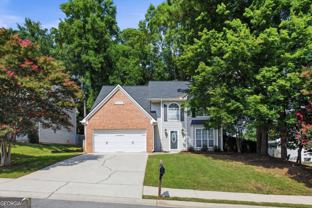 640 Suwanee Lakes Cir - Photo 1 of 1
