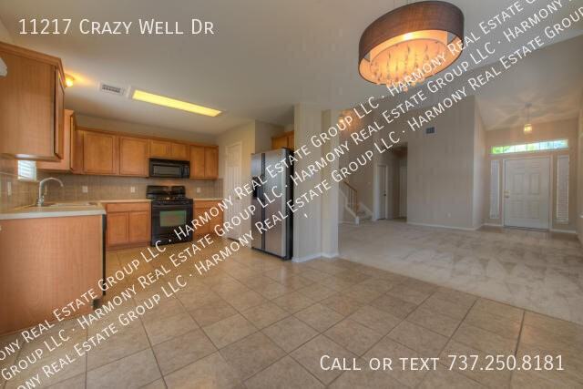 11217 Crazy Well Dr - Photo 7 of 21