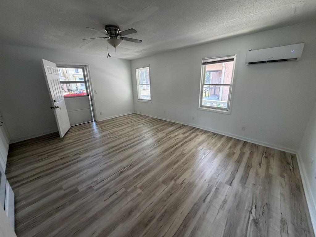 725 S 7th St #2 - Photo 3 of 9