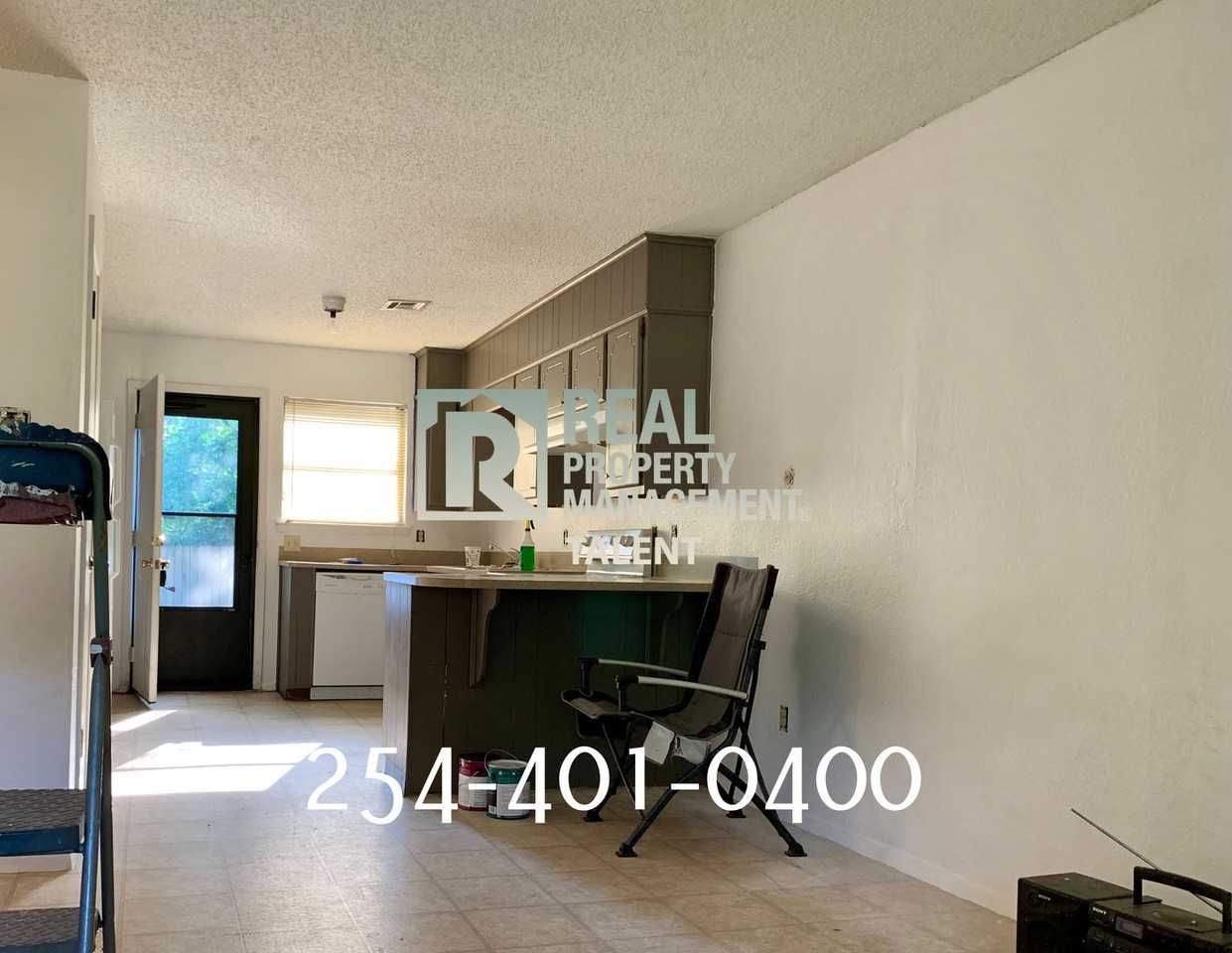 3101 N 25th St #B - Photo 3 of 17